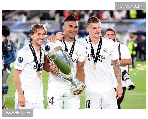 卡马文加：与莫德里奇、克罗斯完成中场过渡